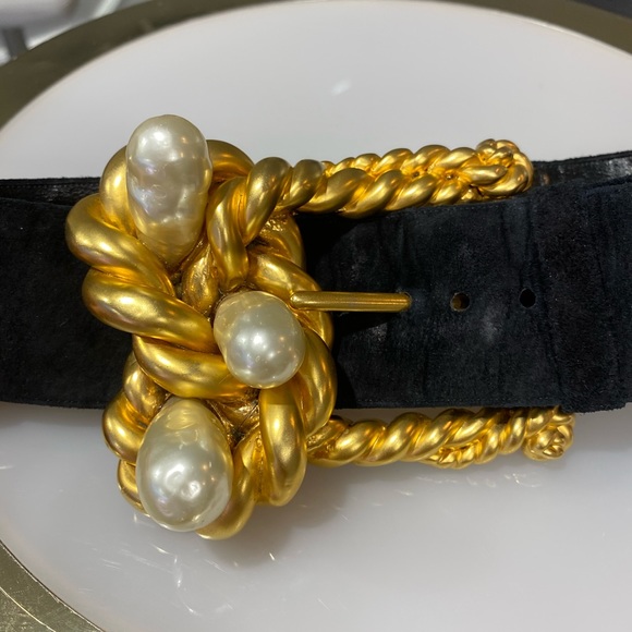 Authentic Chanel Vintage Twisted Gold Belt XS - Picture 7 of 16